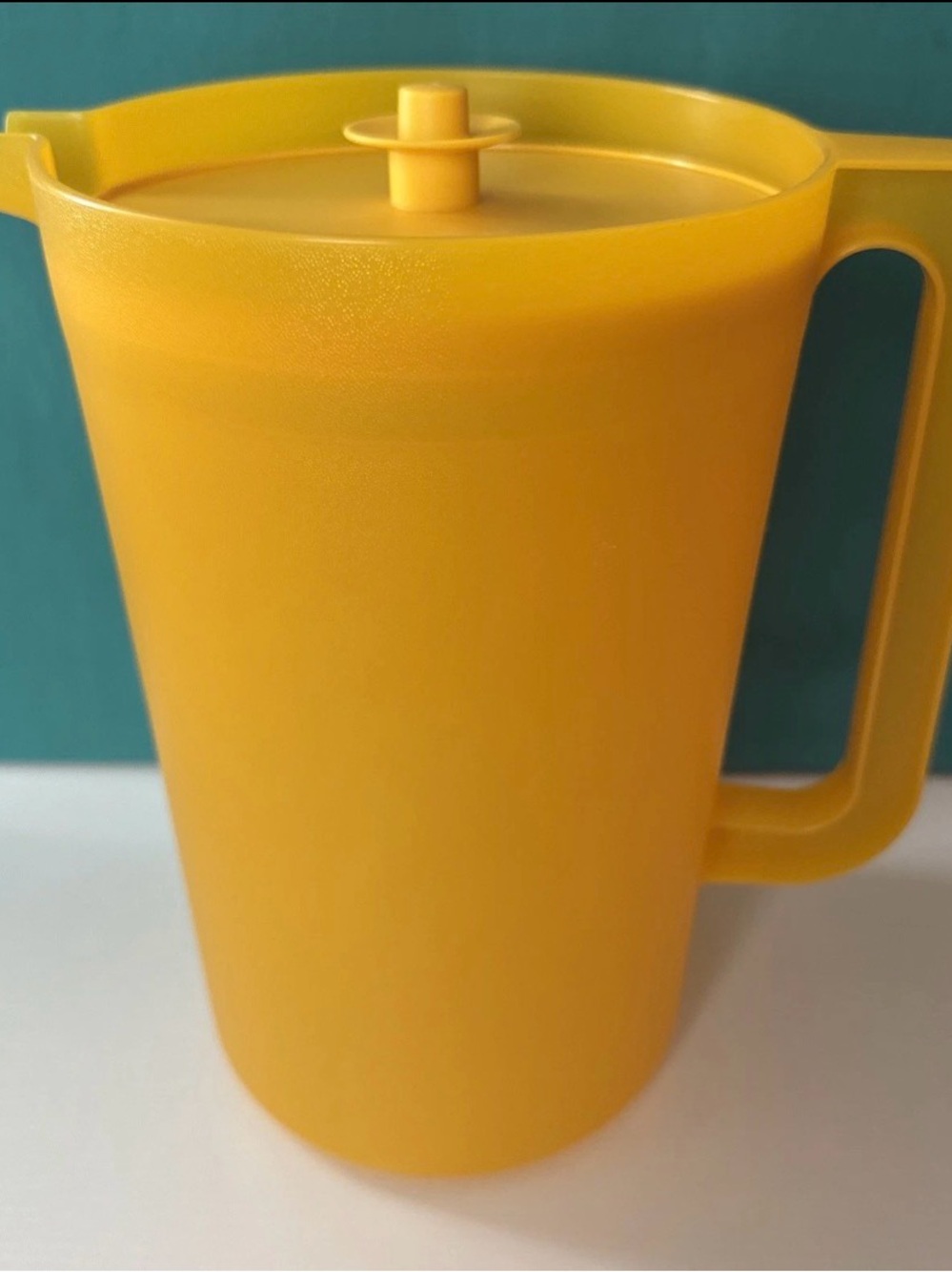 Tupperware Impressions Push Button Pitcher 1 Gallon / 4 Qt Mango Orange New